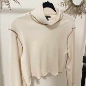FOREVER 21 TURTLE NECK CROP TOP